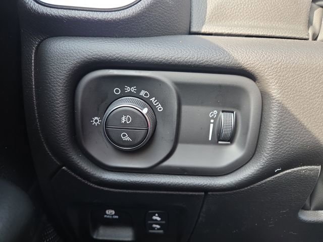 New 2026 RAM 1500 4x4 Crew Cab image 23