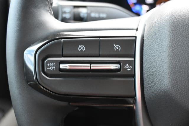 Used 2025 Chevrolet Colorado ZR2 w/ Technology Package AWD/4WD image 37
