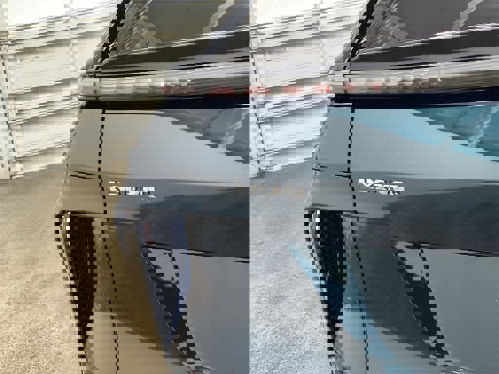 Certified 2025 Cadillac Lyriq Luxury image 10