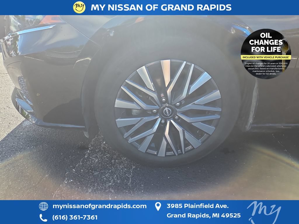 Used 2025 Nissan Altima 2.5 SV FWD image 27