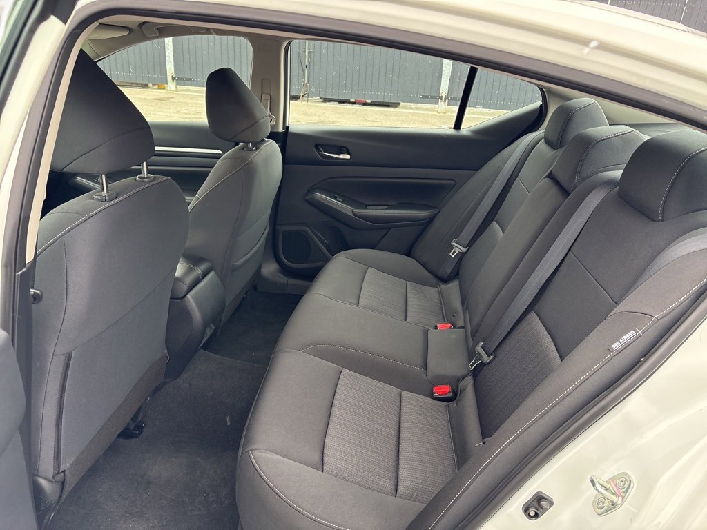 Used 2022 Nissan Altima 2.5 SV image 12