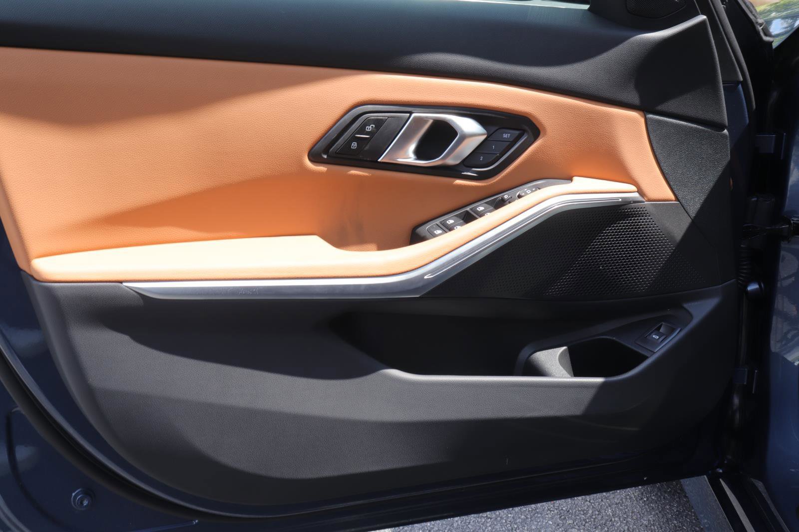 New 2025 BMW 330i Sedan w/ Convenience Package image 11