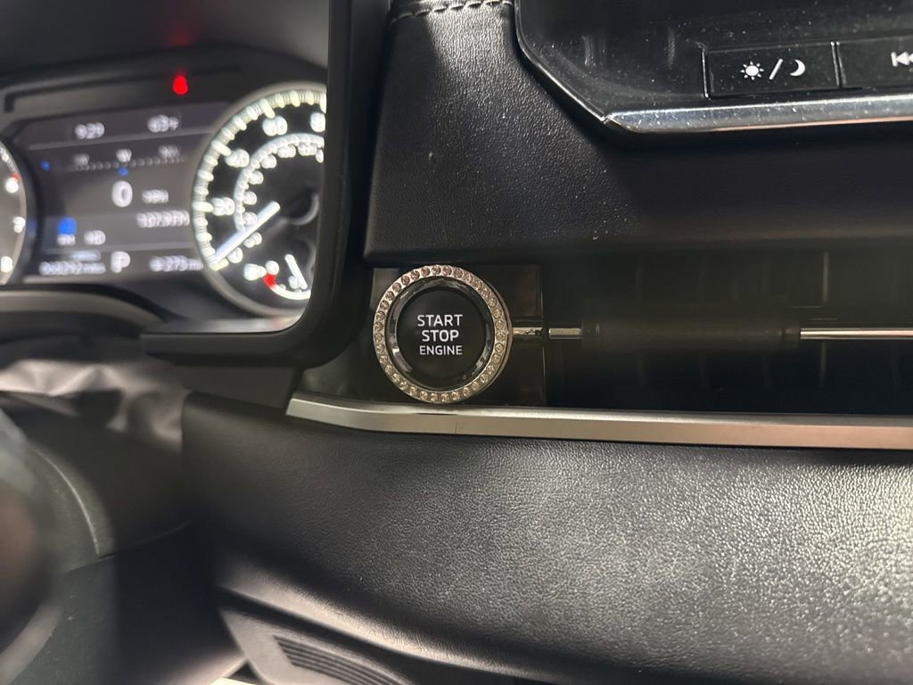 Used 2022 Mitsubishi Outlander SE image 28