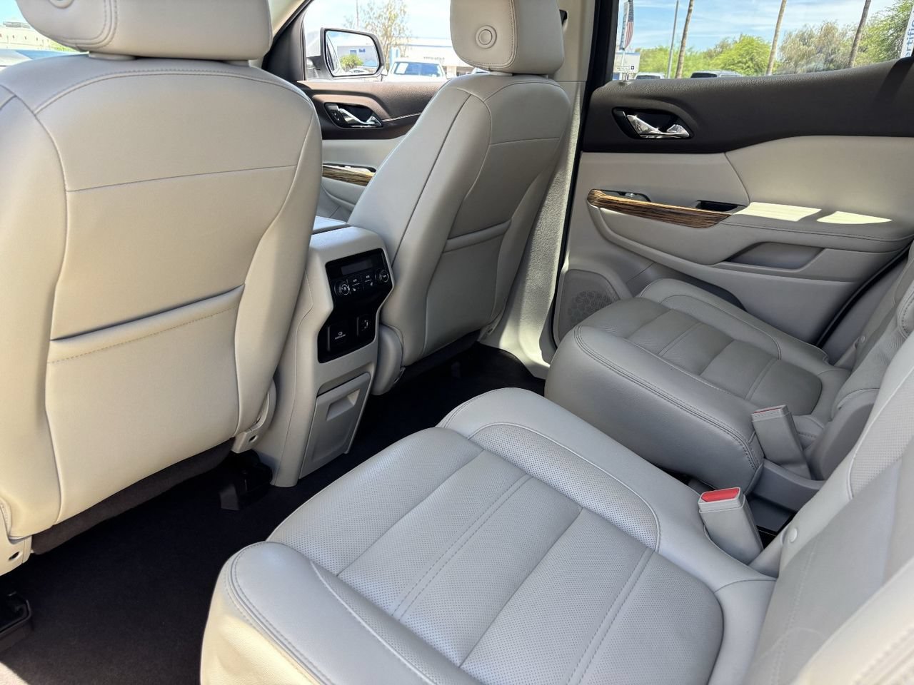 Used 2019 GMC Acadia Denali w/ Technology Package FWD image 15