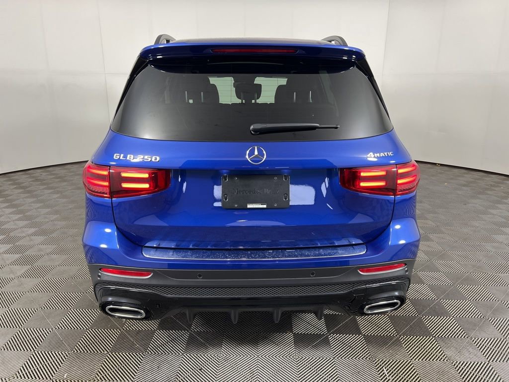 Certified 2025 Mercedes-Benz GLB 250 4MATIC image 17