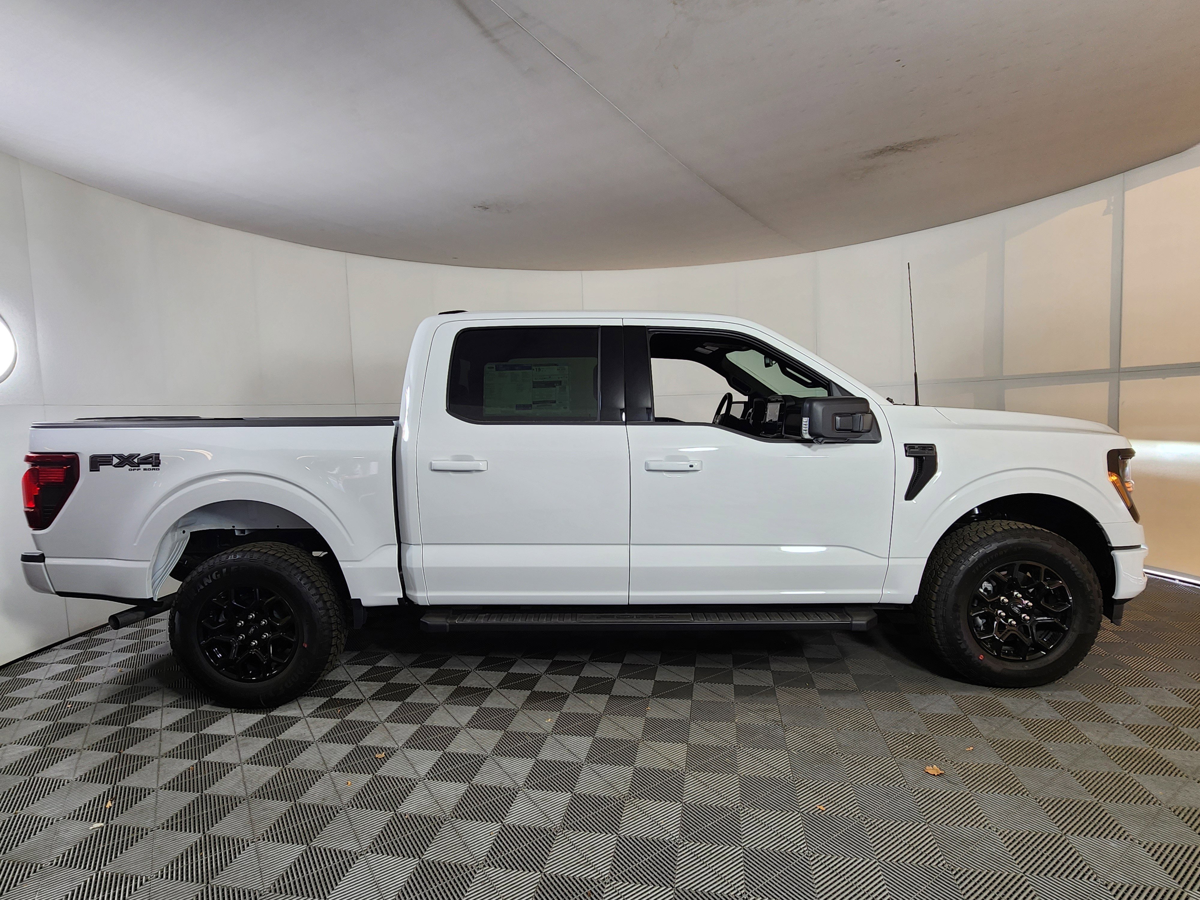 New 2025 Ford F150 XLT w/ Equipment Group 302A MID image 9