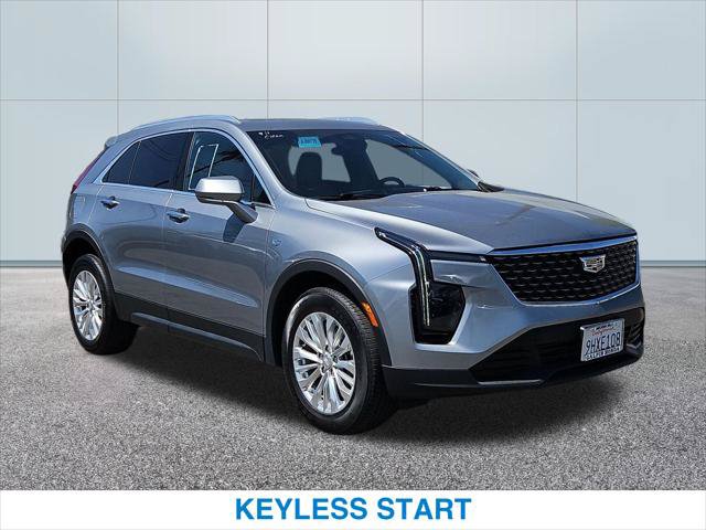 Used 2024 Cadillac XT4 Luxury w/ Cold Weather Package FWD image 4