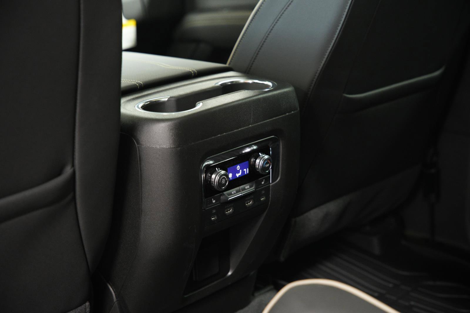 New 2026 GMC Yukon XL Elevation w/ Elevation Premium Package AWD/4WD image 24
