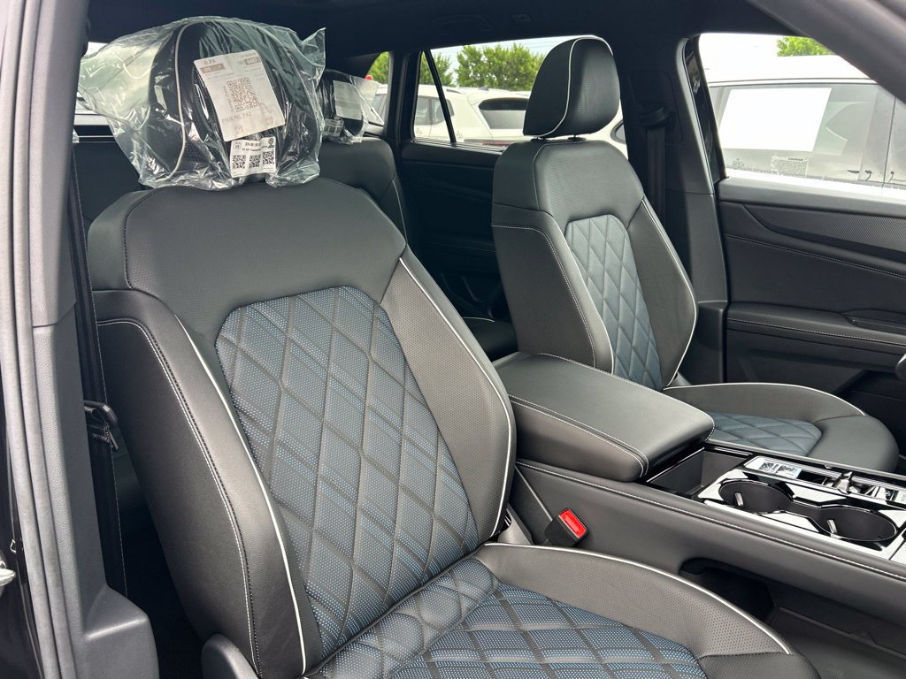 New 2026 Volkswagen Atlas Cross Sport SEL Premium R-Line AWD/4WD image 46