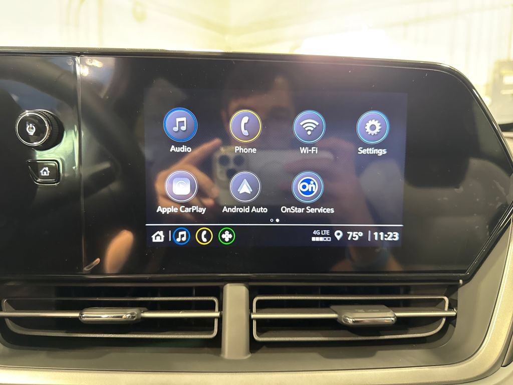 New 2026 Chevrolet Trax RS w/ Sunroof Package FWD image 13