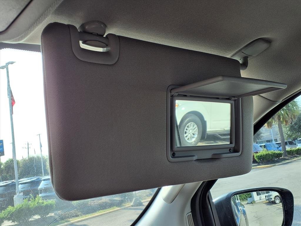 Used 2022 Nissan Frontier SV image 12