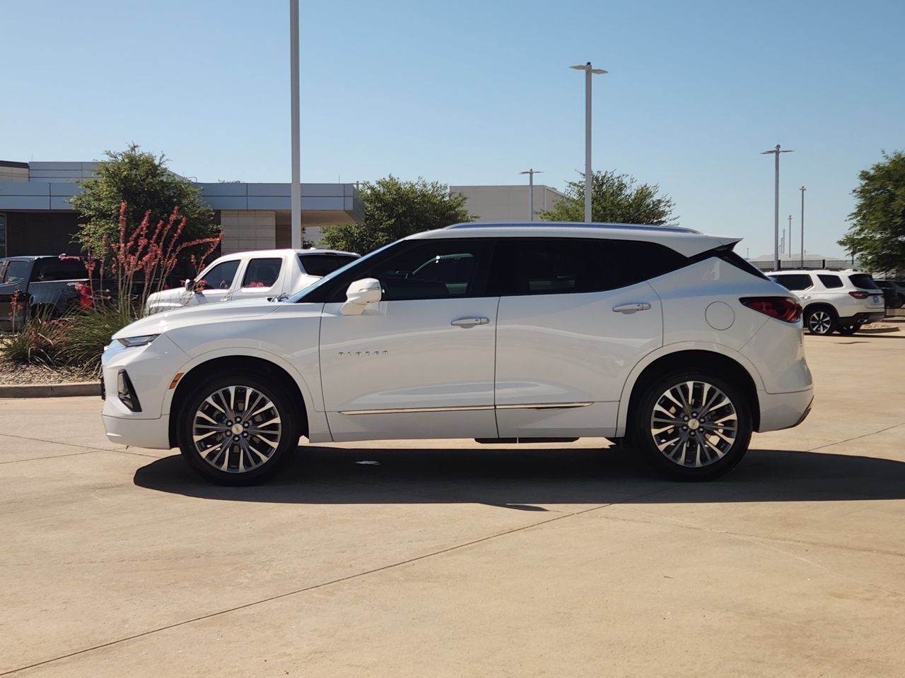 Used 2019 Chevrolet Blazer Premier w/ Driver Confidence II Package FWD image 4