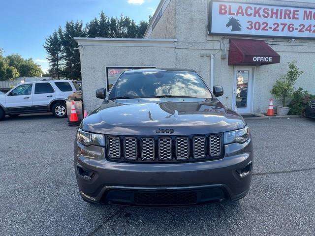 Used 2020 Jeep Grand Cherokee Altitude AWD/4WD image 2