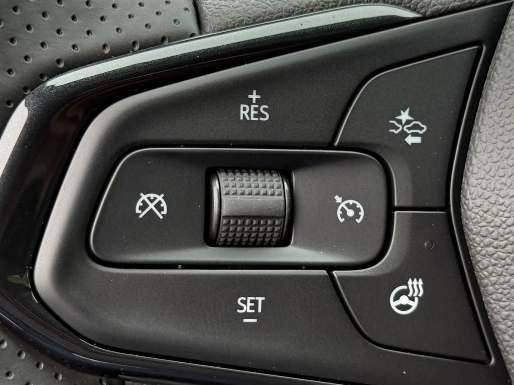 New 2026 Chevrolet Trax RS FWD image 20