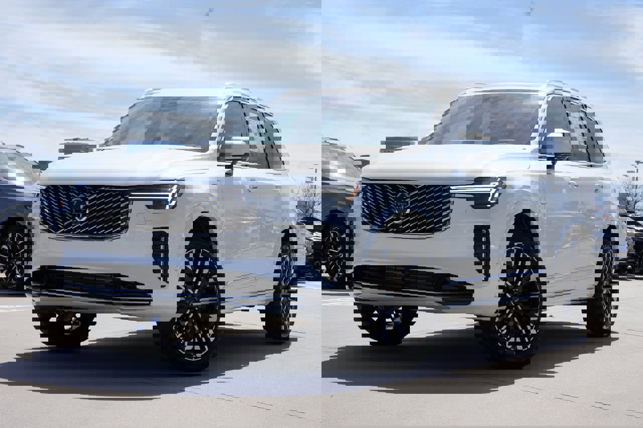 New 2025 Volvo XC90 T8 Ultra w/ Protection Package Premier image 1