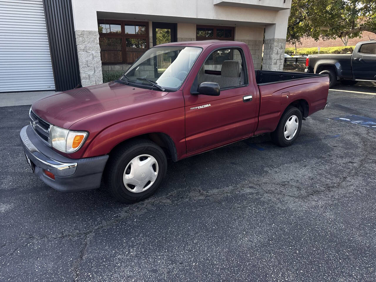 Used 1999 Toyota Tacoma 2WD Regular Cab image 1