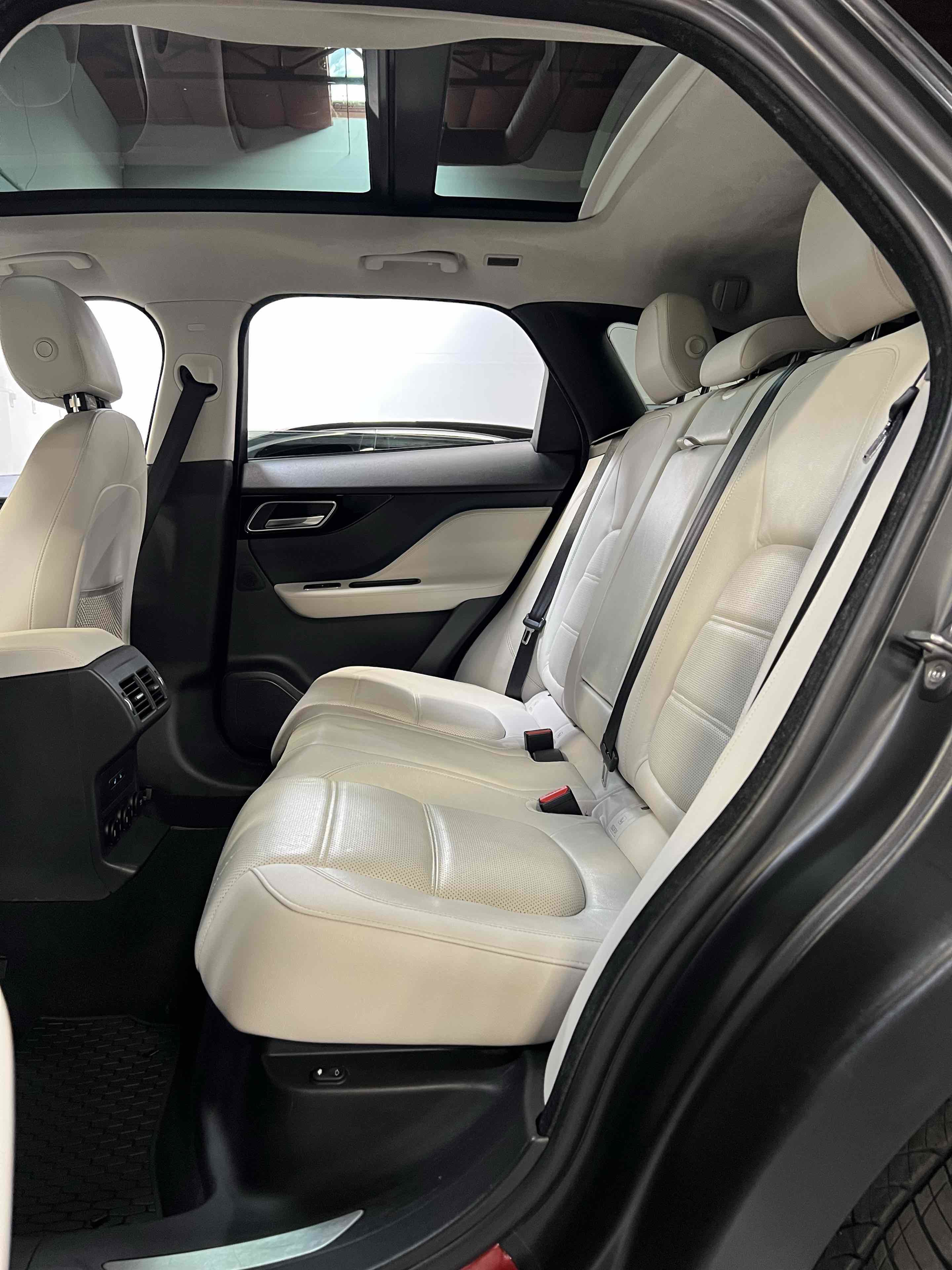 Used 2019 Jaguar F-PACE Prestige image 43