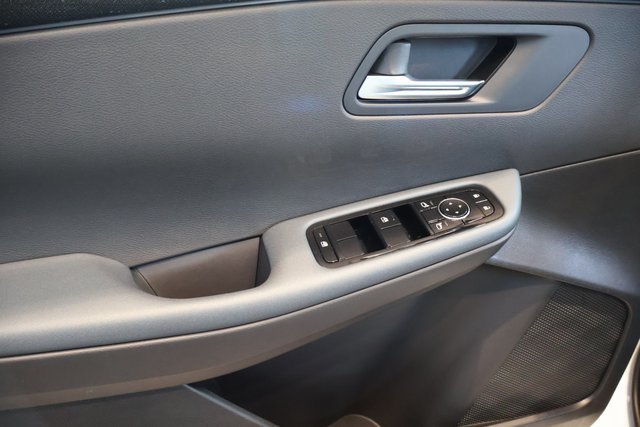 New 2026 Nissan Leaf SV+ w/ Floor Mat Package (SV+) FWD image 7