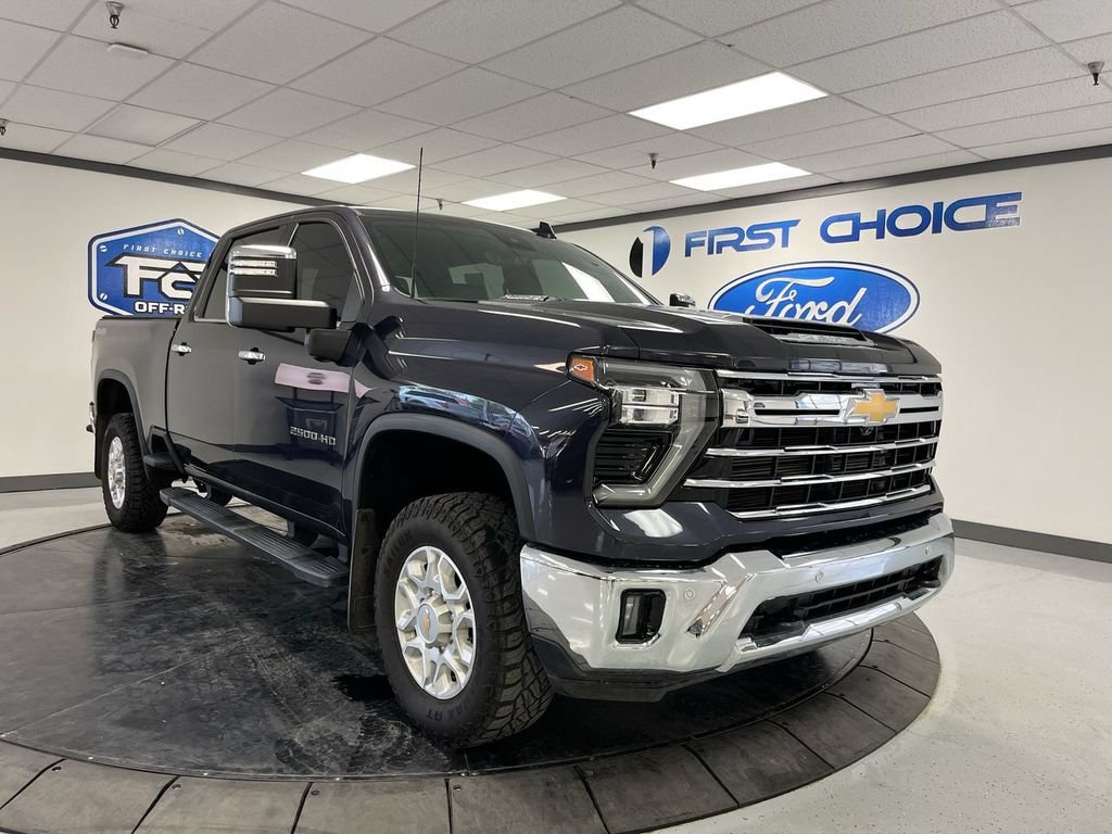 Used 2024 Chevrolet Silverado 2500 LTZ w/ LTZ Premium Package AWD/4WD image 18