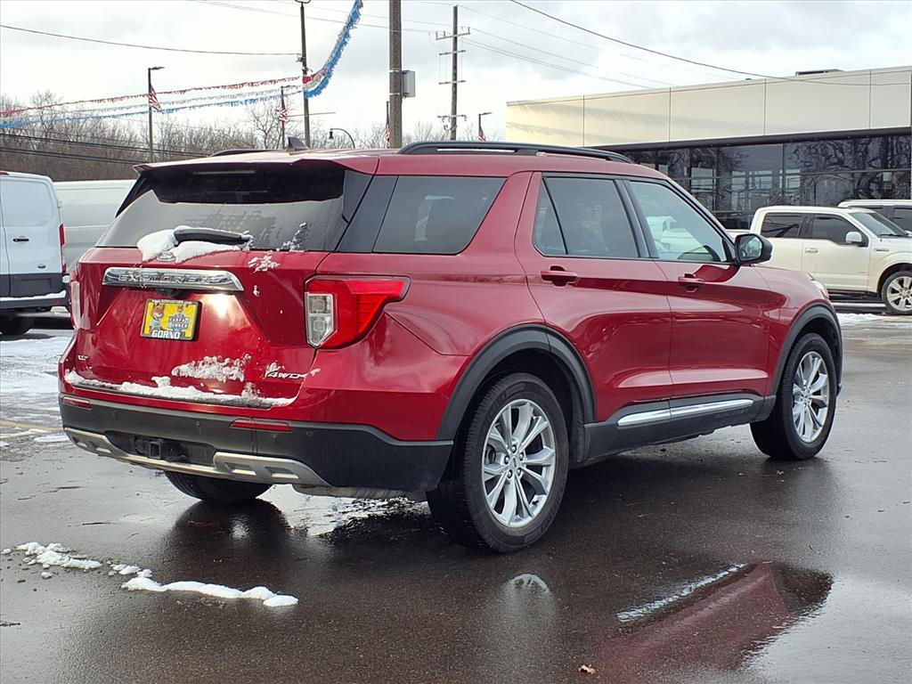 Used 2021 Ford Explorer XLT w/ Equipment Group 202A image 2