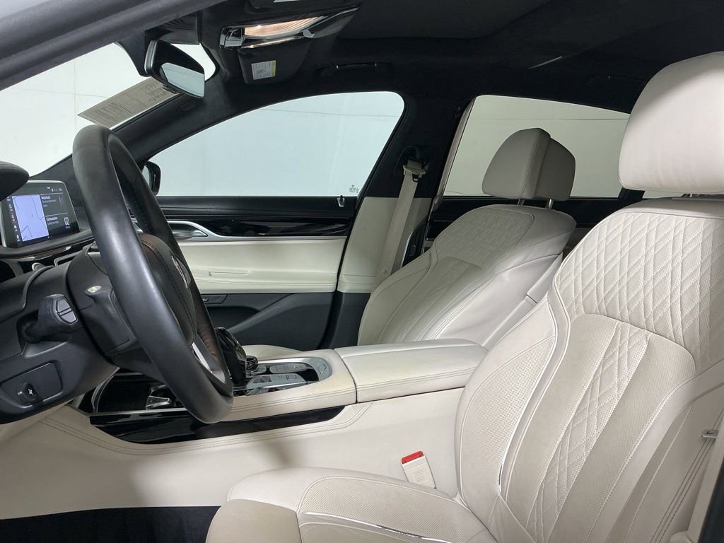 Used 2021 BMW ALPINA B7 xDrive w/ Luxury Rear Seating Package image 24