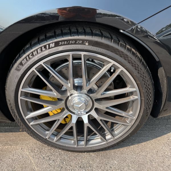 Used 2022 Mercedes-Benz SL 63 AMG 4MATIC w/ Driver Assistance Package image 12