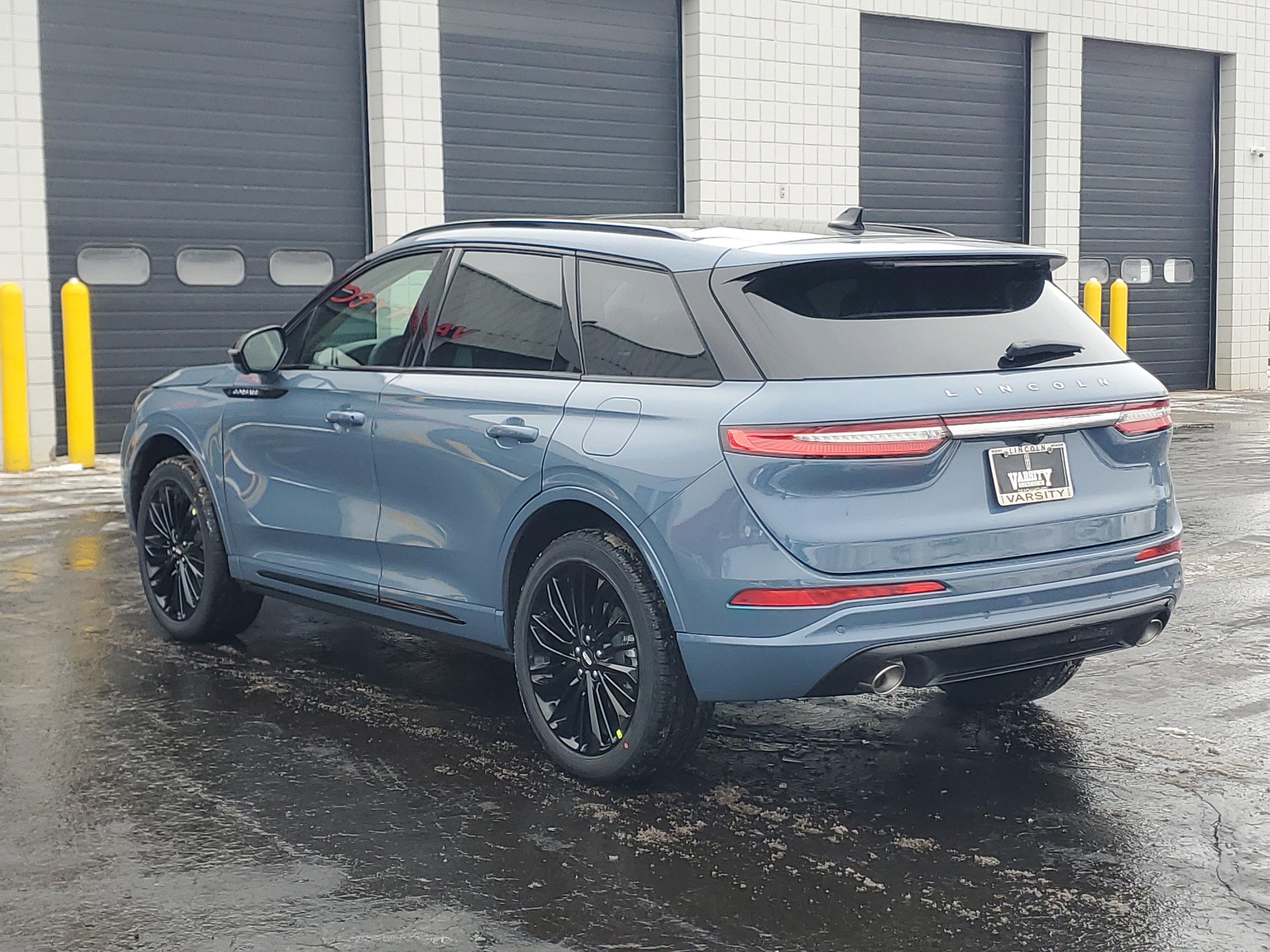 New 2026 Lincoln Corsair Premiere image 3