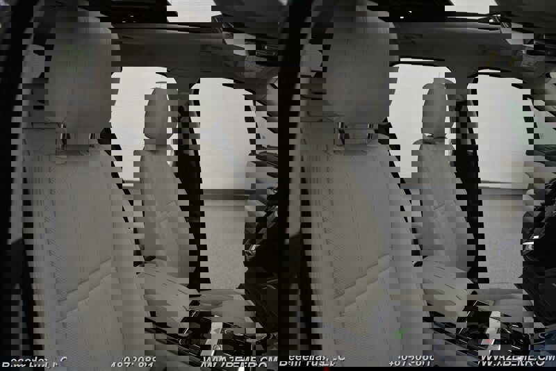 Used 2020 Land Rover Range Rover Velar S image 21