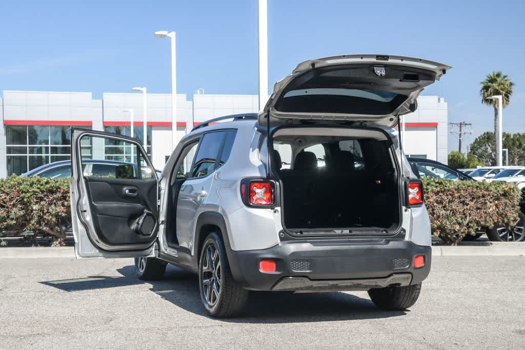 Used 2017 Jeep Renegade Altitude FWD image 25