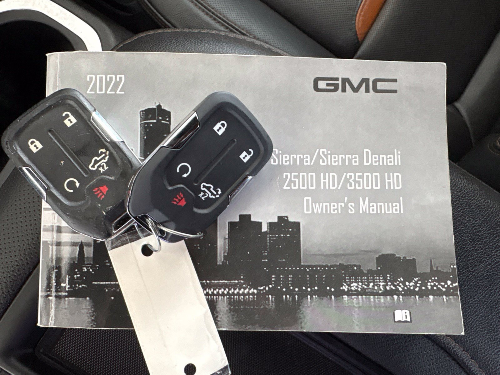 Used 2022 GMC Sierra 2500 AT4 w/ AT4 Premium Plus Package AWD/4WD image 42