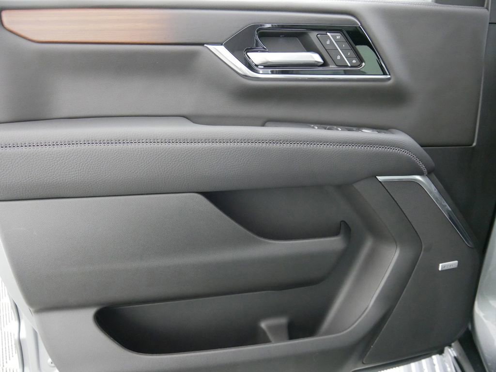 New 2026 GMC Yukon XL Denali w/ Sun & Power Step Package image 10