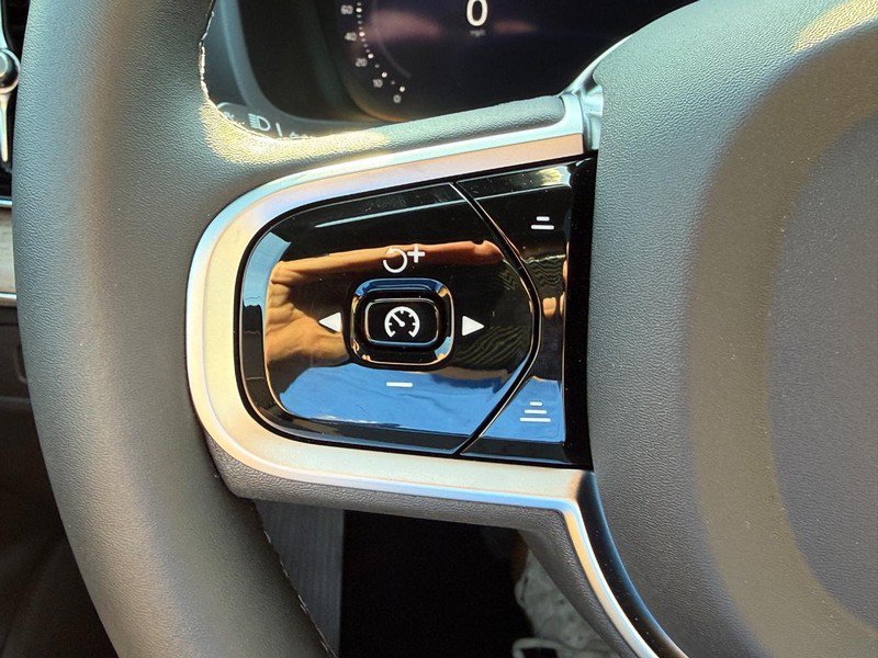New 2026 Volvo XC90 T8 Plus w/ Protection Package Premier AWD/4WD image 15