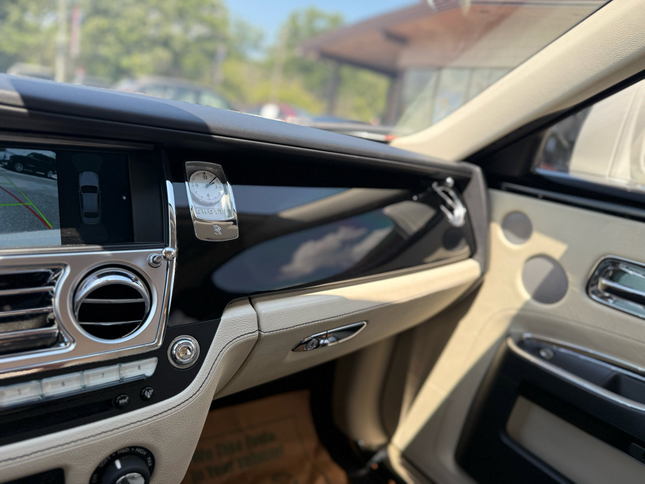 Used 2011 Rolls-Royce Ghost image 26