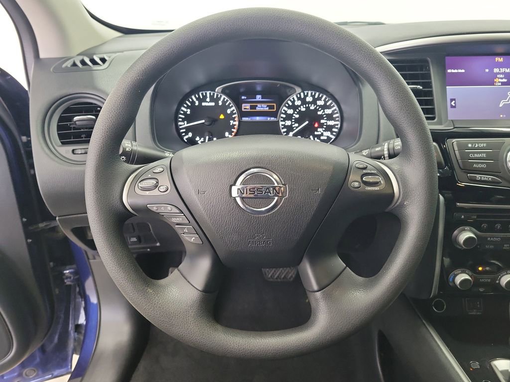 Used 2020 Nissan Pathfinder S image 22
