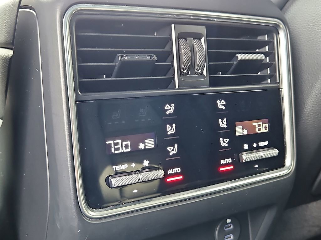 Used 2020 Porsche Cayenne image 12