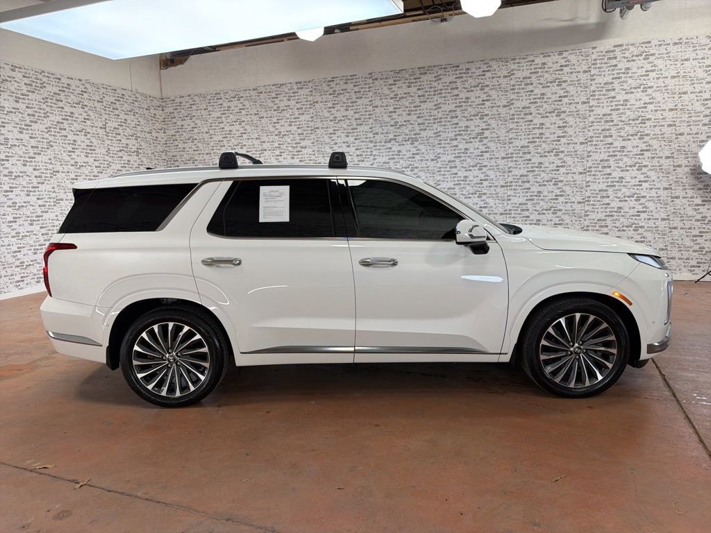 Used 2024 Hyundai Palisade Calligraphy image 8