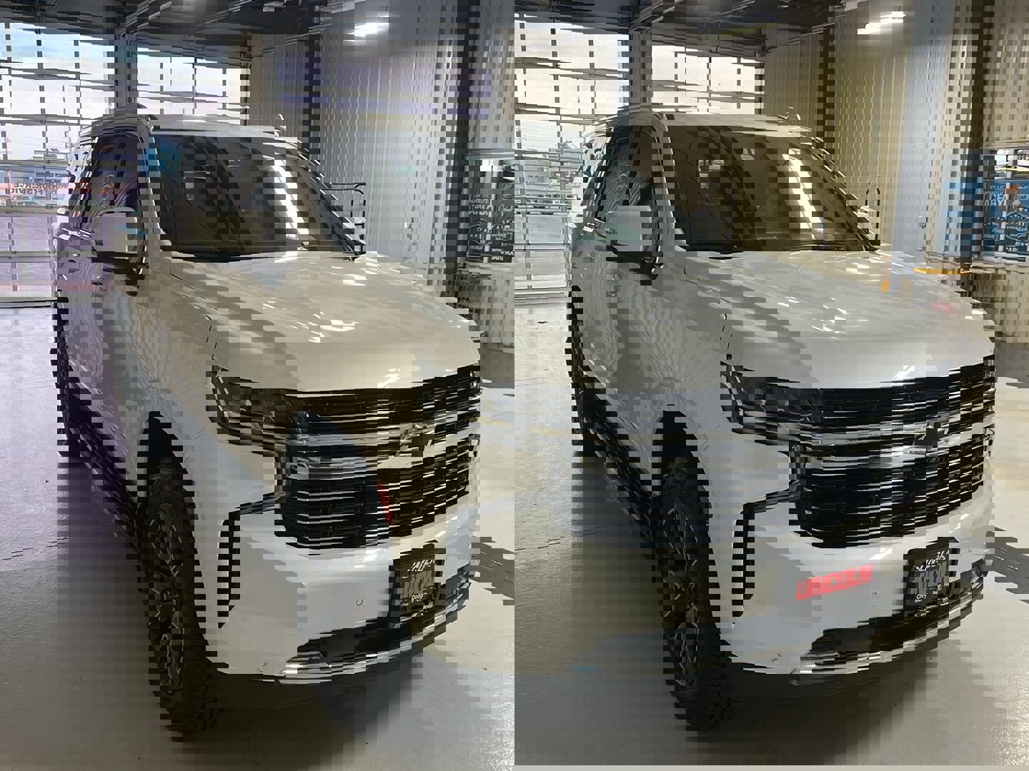 Used 2022 Chevrolet Suburban LT w/ Luxury Package image 7