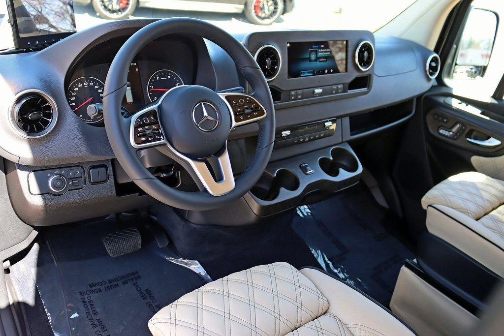 Used 2024 Mercedes-Benz Sprinter 3500 image 16
