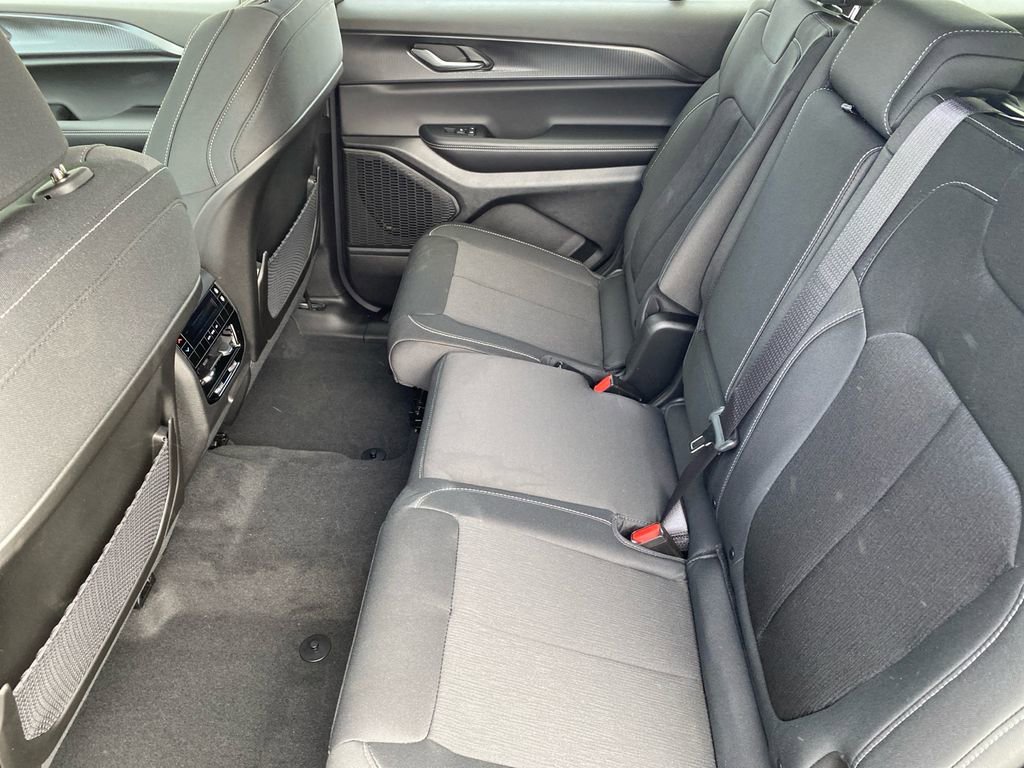 New 2025 Jeep Grand Cherokee L Laredo w/ Luxury Tech Group I AWD/4WD image 10