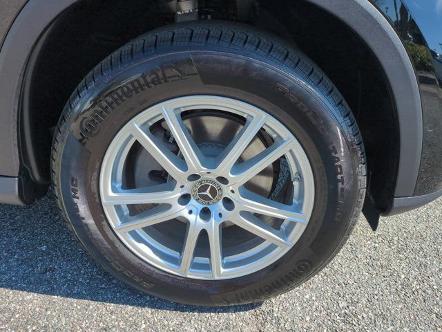 Used 2026 Mercedes-Benz GLC 300 image 11