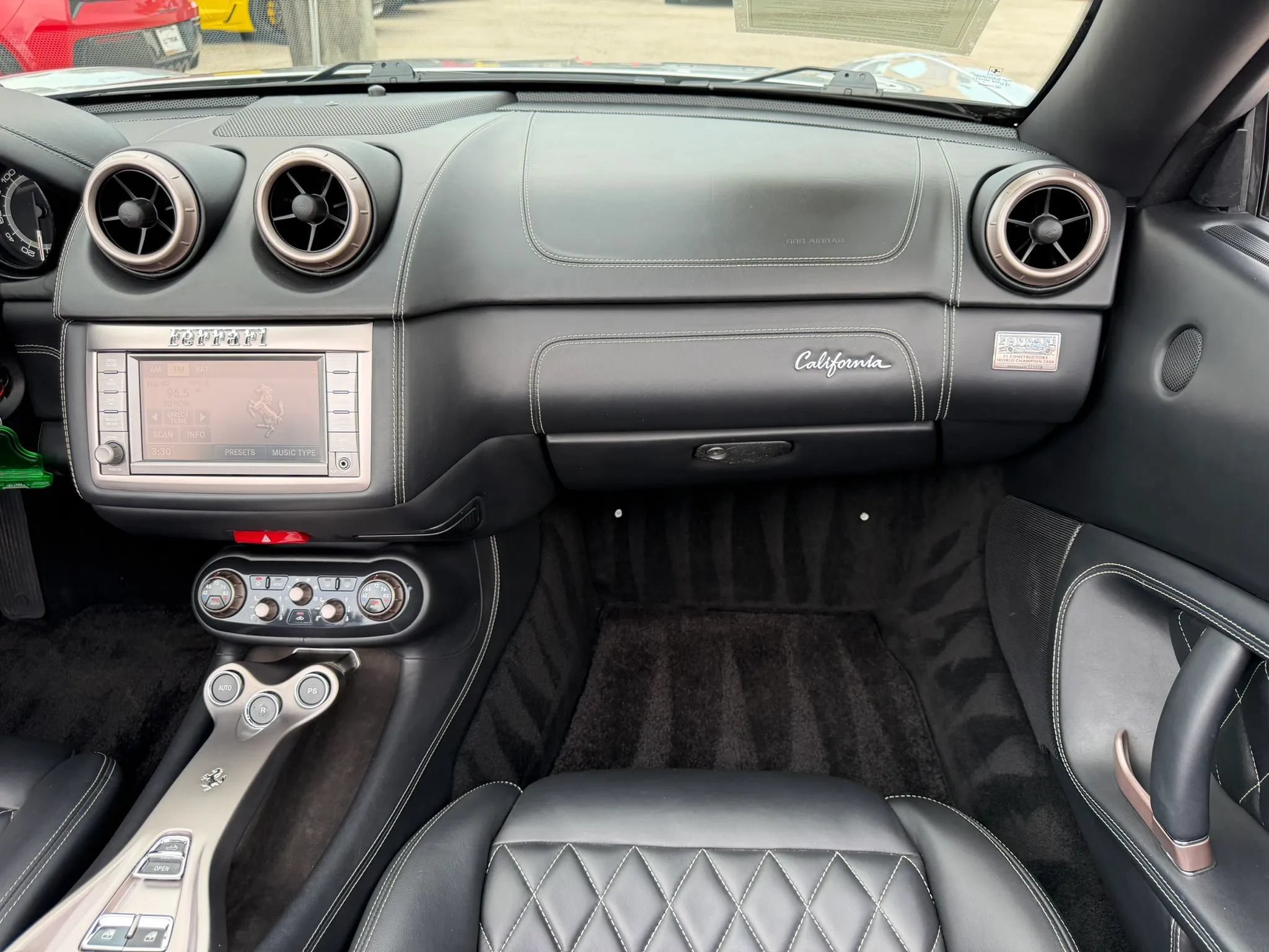 Used 2010 Ferrari California RWD image 30