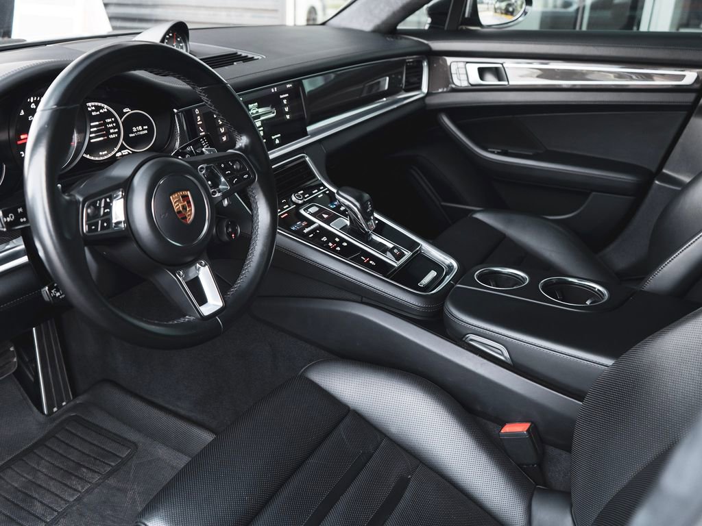Used 2019 Porsche Panamera Turbo image 4