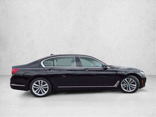 Used 2017 BMW 750i RWD image 4