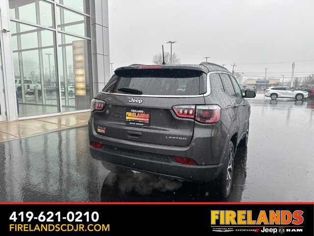 Used 2024 Jeep Compass Limited image 11