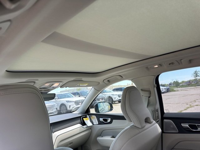 New 2026 Volvo XC60 T8 Ultra w/ Protection Package Premier image 8
