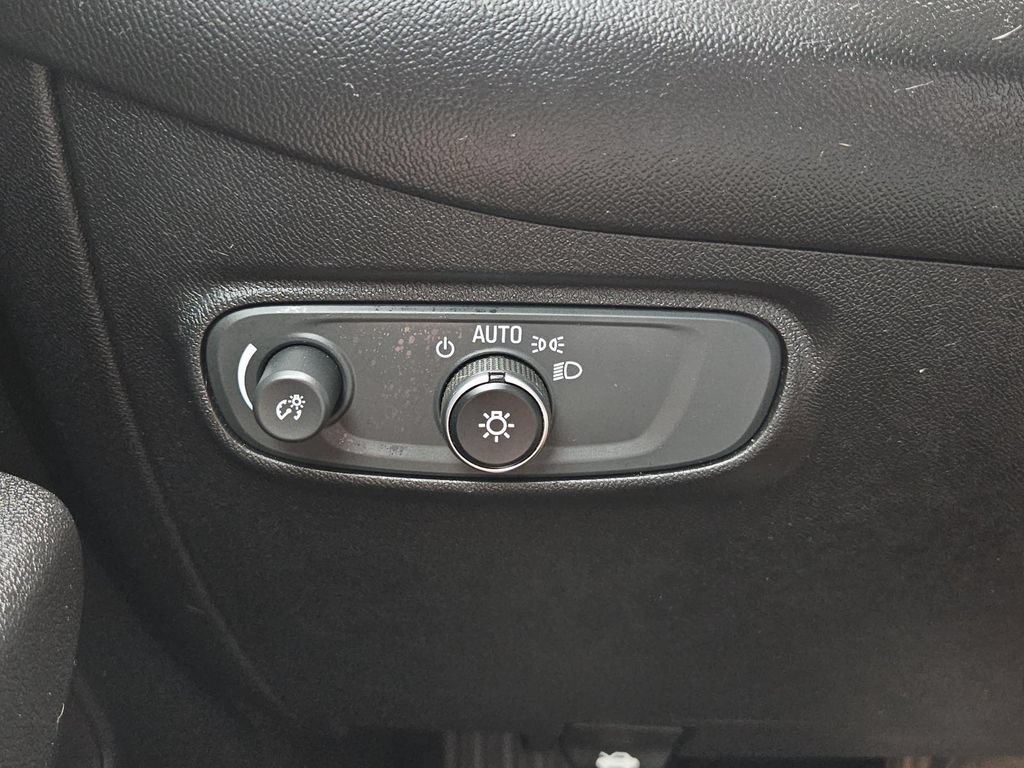 Used 2019 Chevrolet Equinox LT w/ Sun & Navigation Package FWD image 31