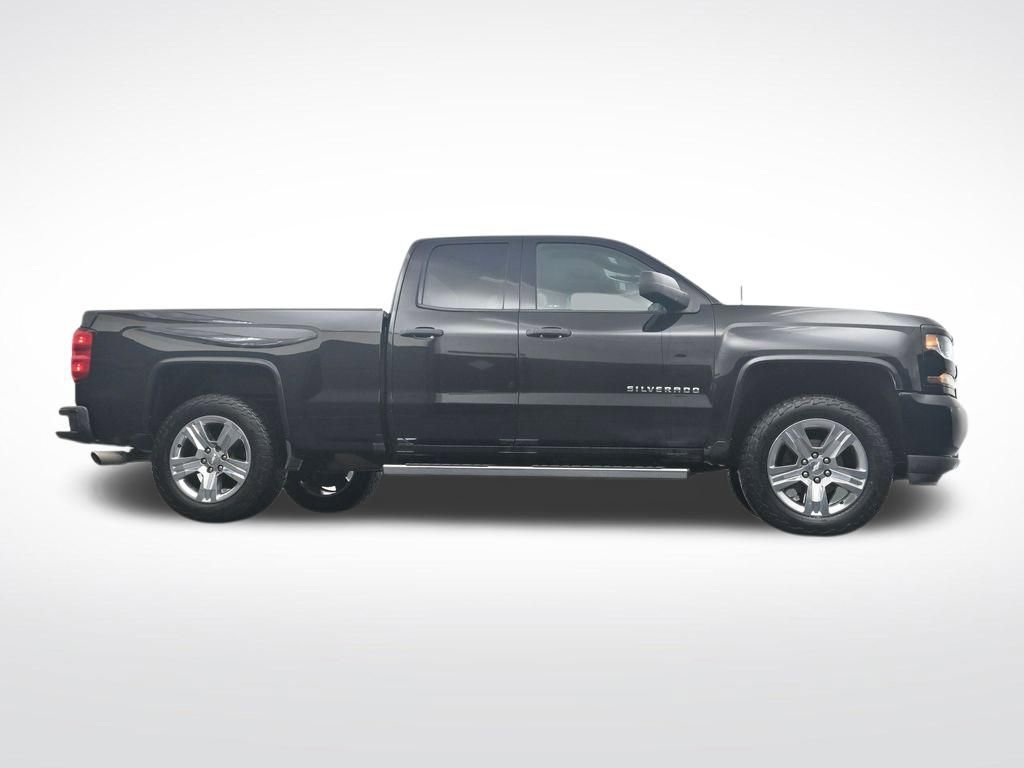 Used 2017 Chevrolet Silverado 1500 Custom w/ Custom Convenience Package AWD/4WD image 32