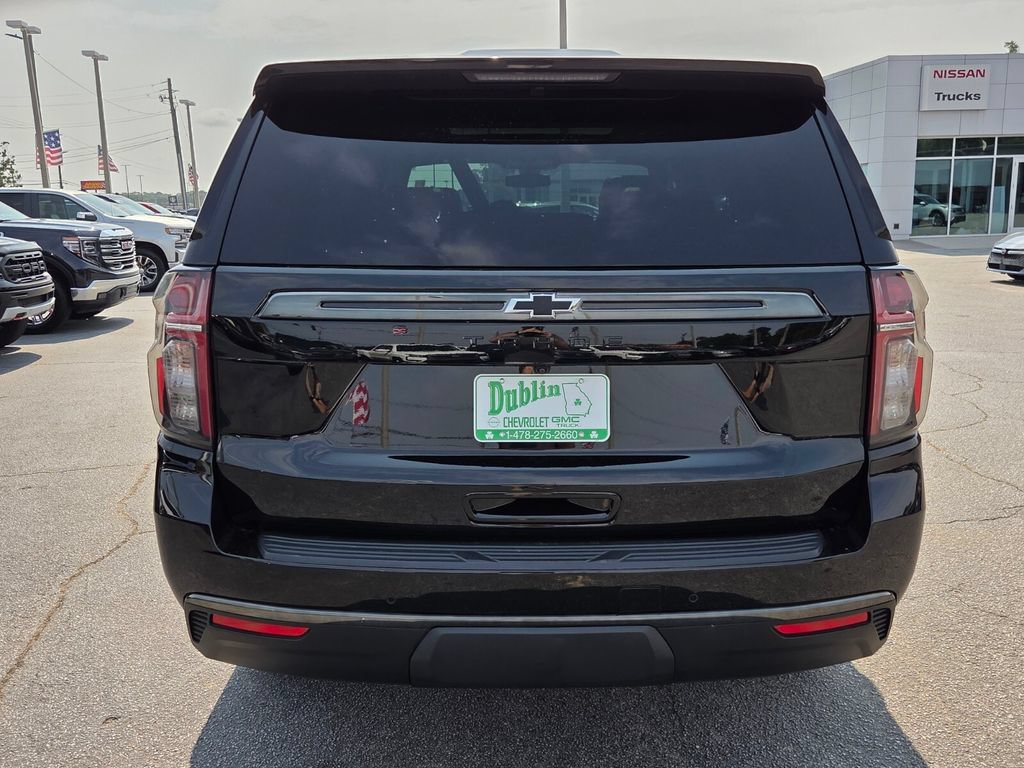 Used 2021 Chevrolet Tahoe Z71 w/ Luxury Package AWD/4WD image 7
