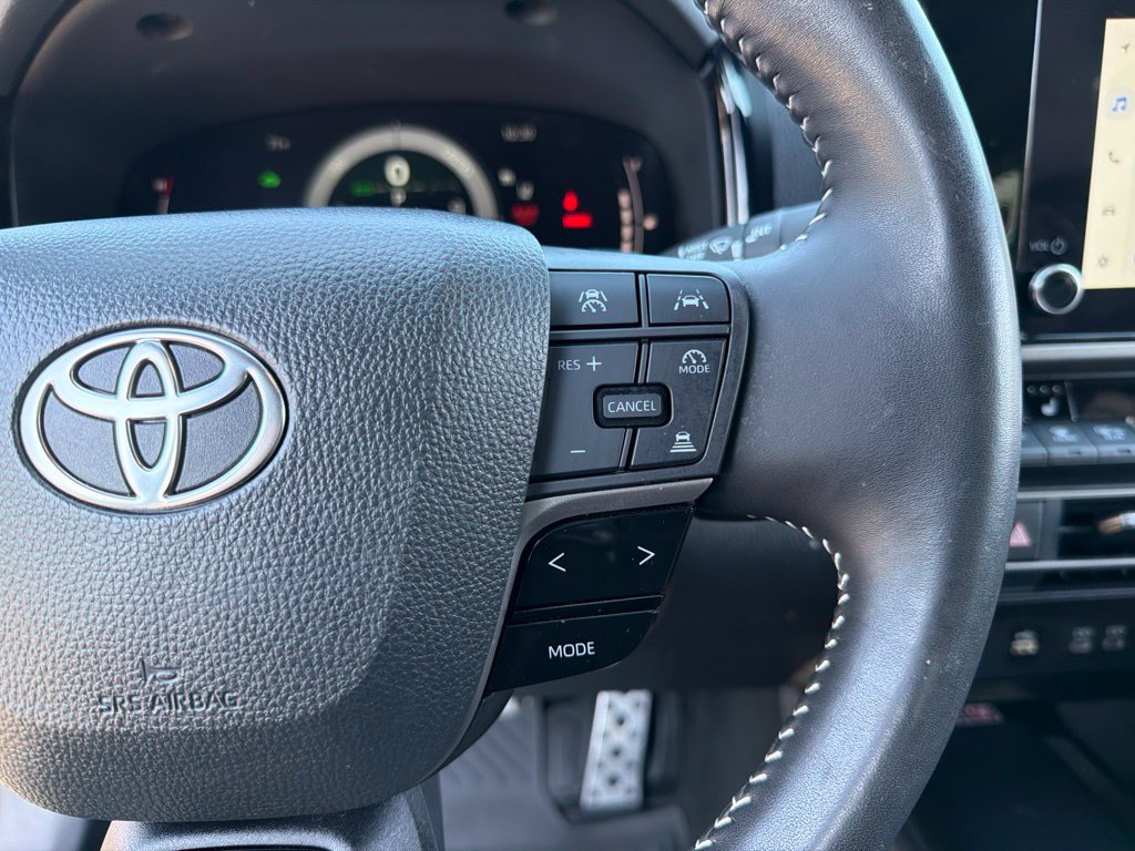 Used 2025 Toyota Camry SE w/ Convenience Package FWD image 17