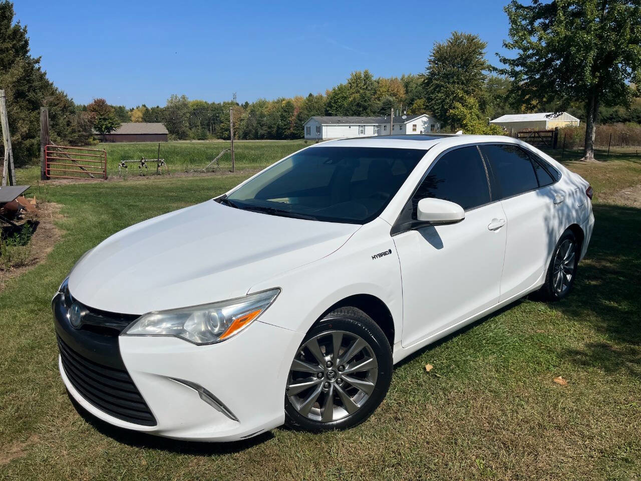 Used 2017 Toyota Camry XLE w/ Moonroof Package image 1